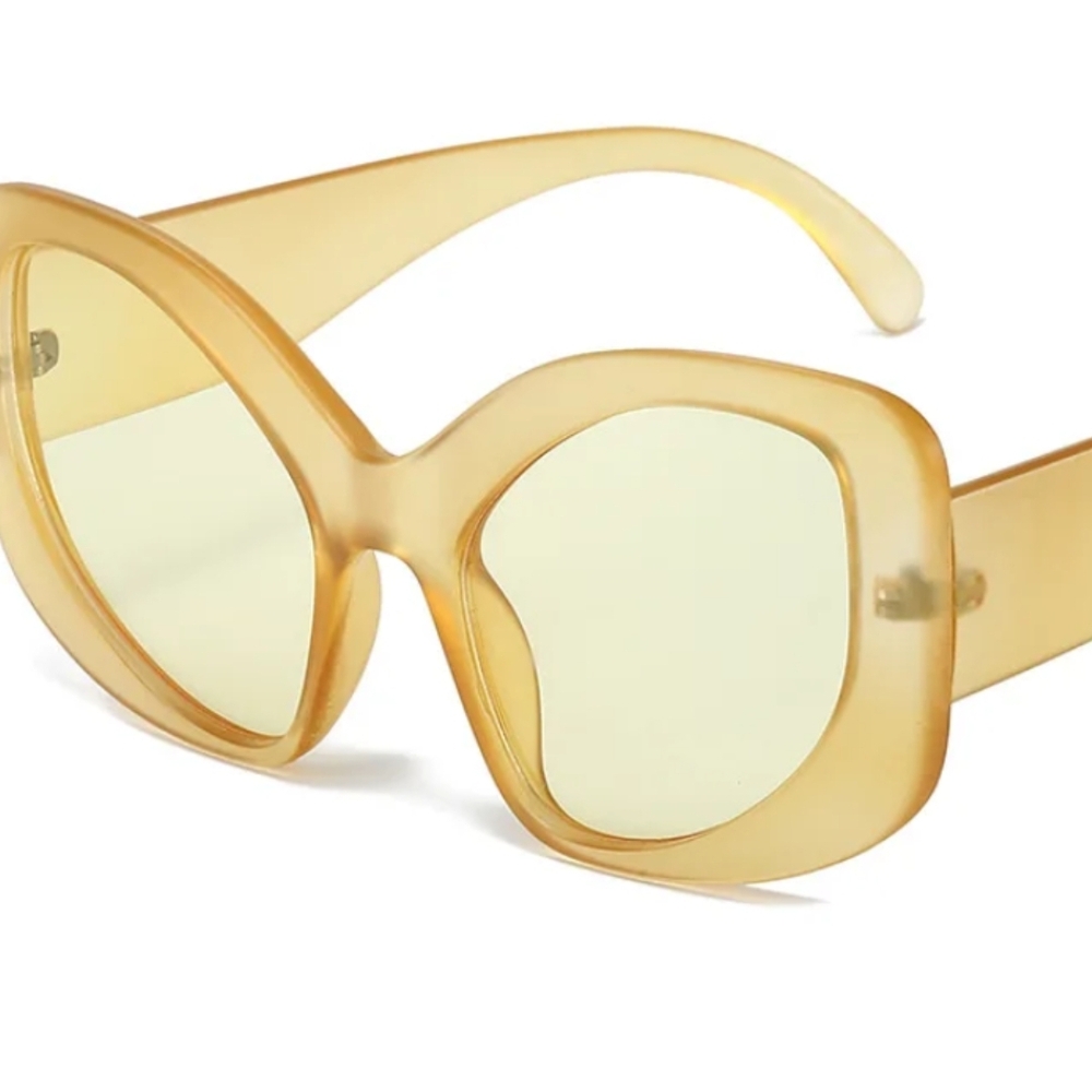 Women's Fashion Shades - Picture 3 of 4